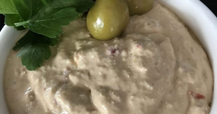 Feta-Oliven-Dip – perfekt zum Grillen!