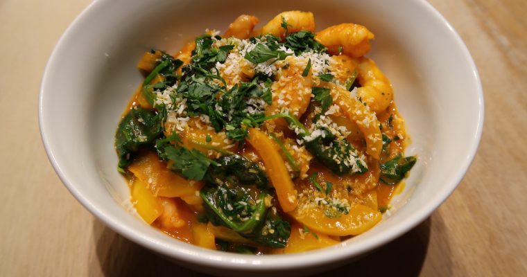 Curry-Pfanne mit Shrimps und Spinat – Low Carb